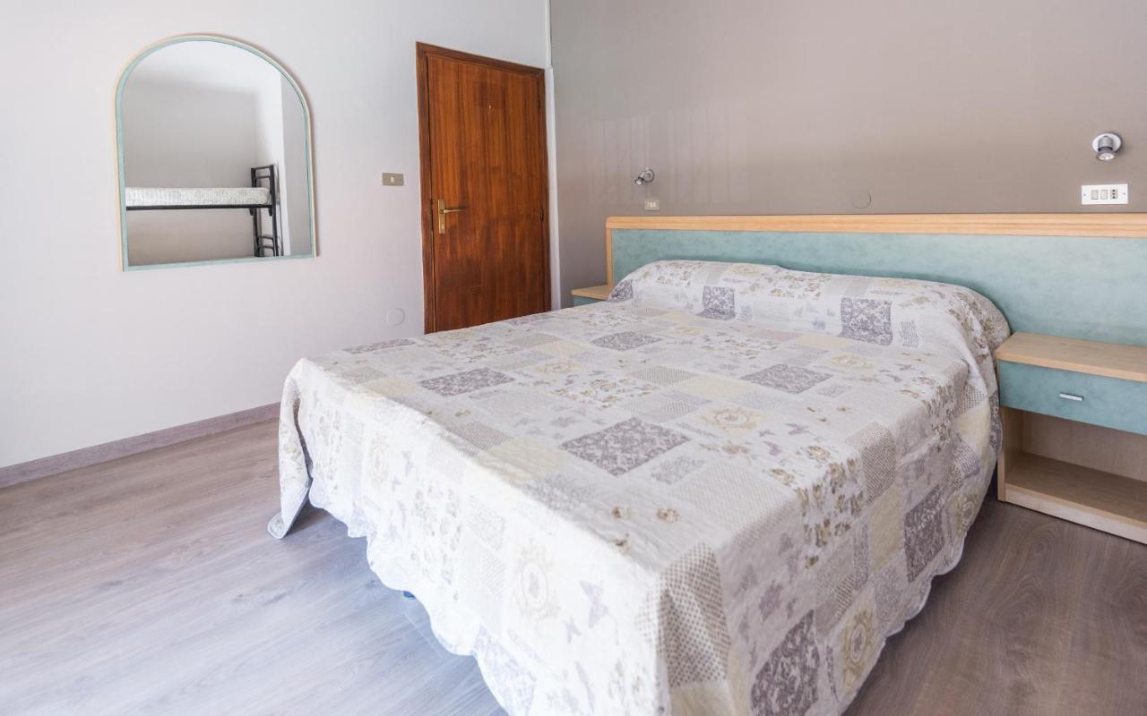 Hotel Avenusta Viserba Di Rimini エクステリア 写真