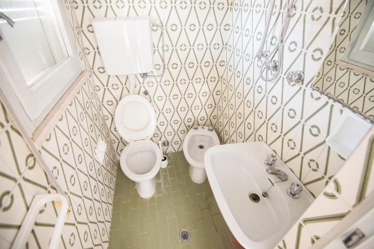 Hotel Avenusta Viserba Di Rimini エクステリア 写真